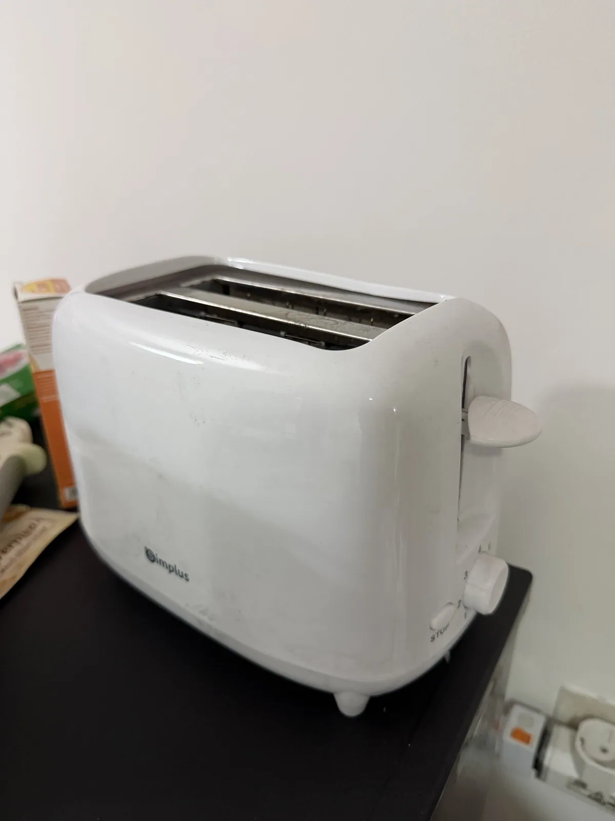 Pemanggang Roti (Toaster)