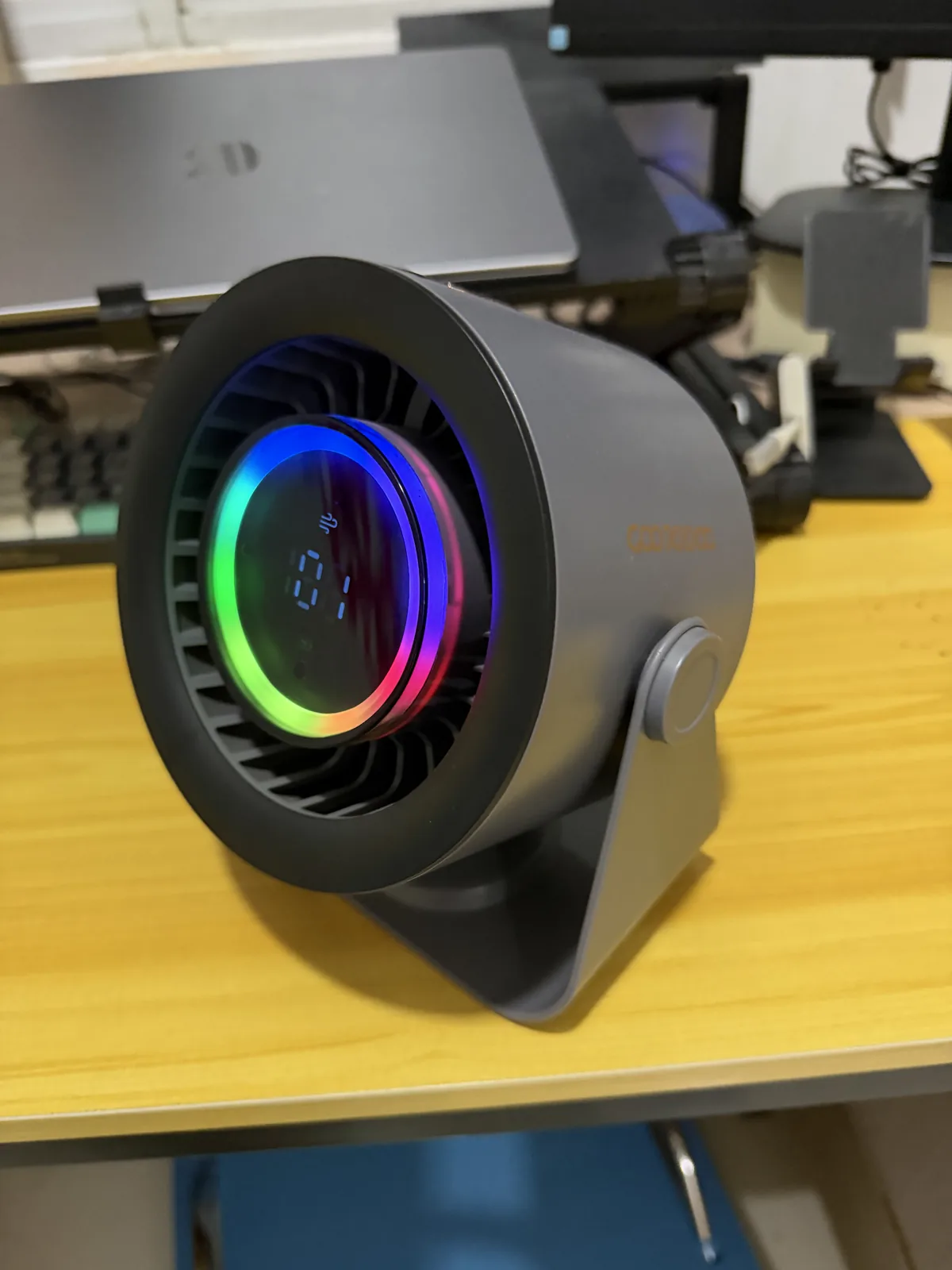 Kipas Angin Meja RGB Goojodoq
