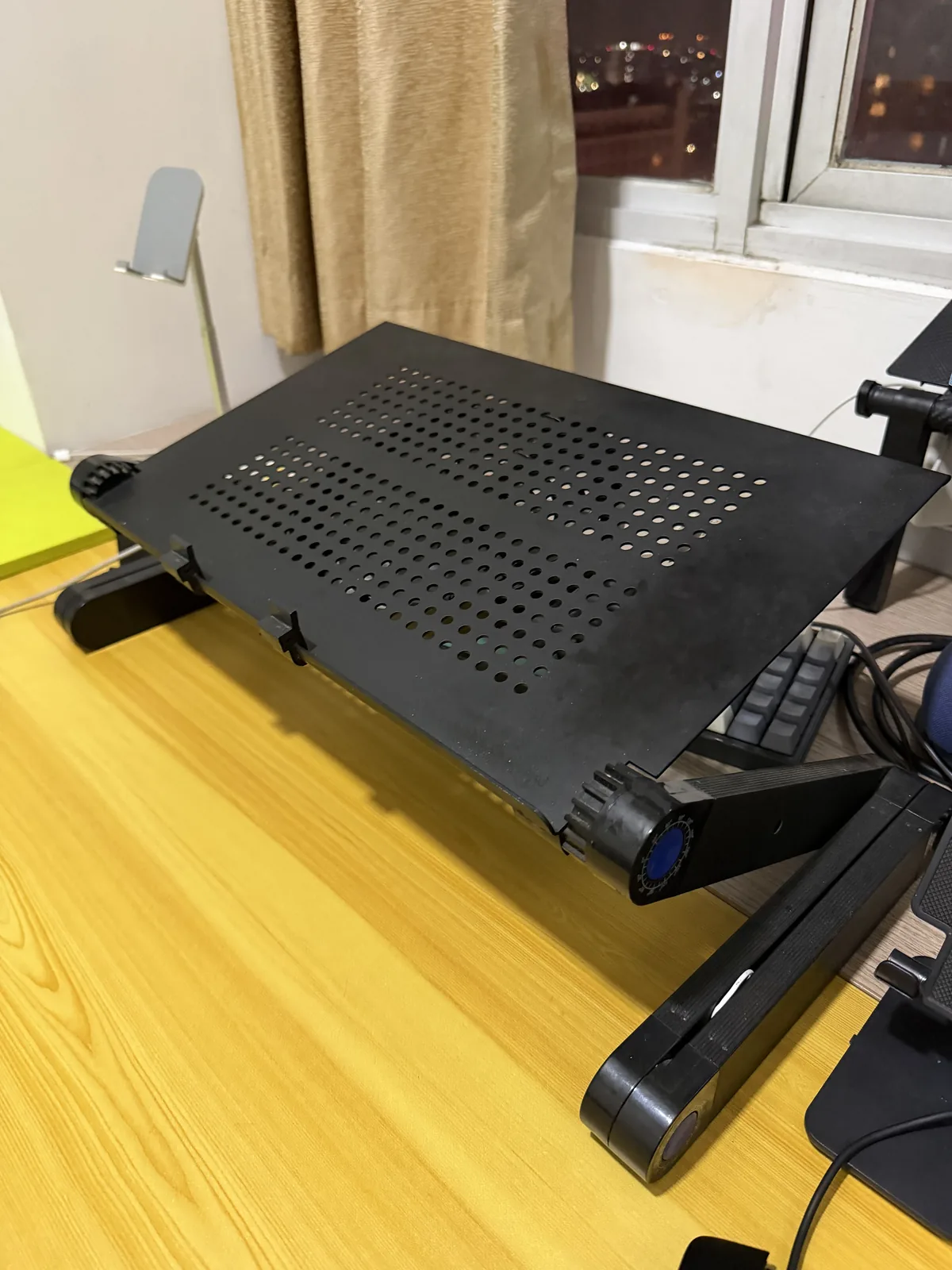 Meja Laptop Lipat