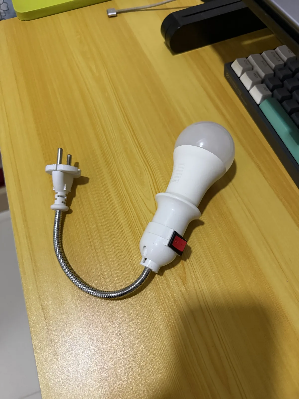 Lampu Smart LED RGB + Dudukan Fleksibel