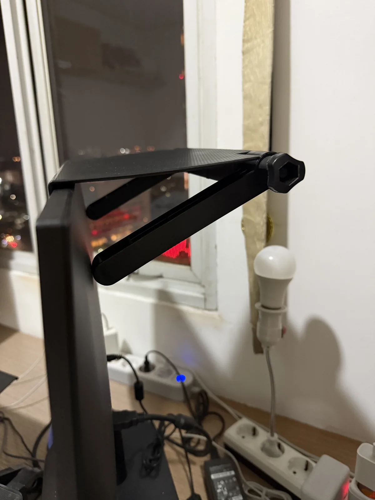 Rak Atas Monitor / TV
